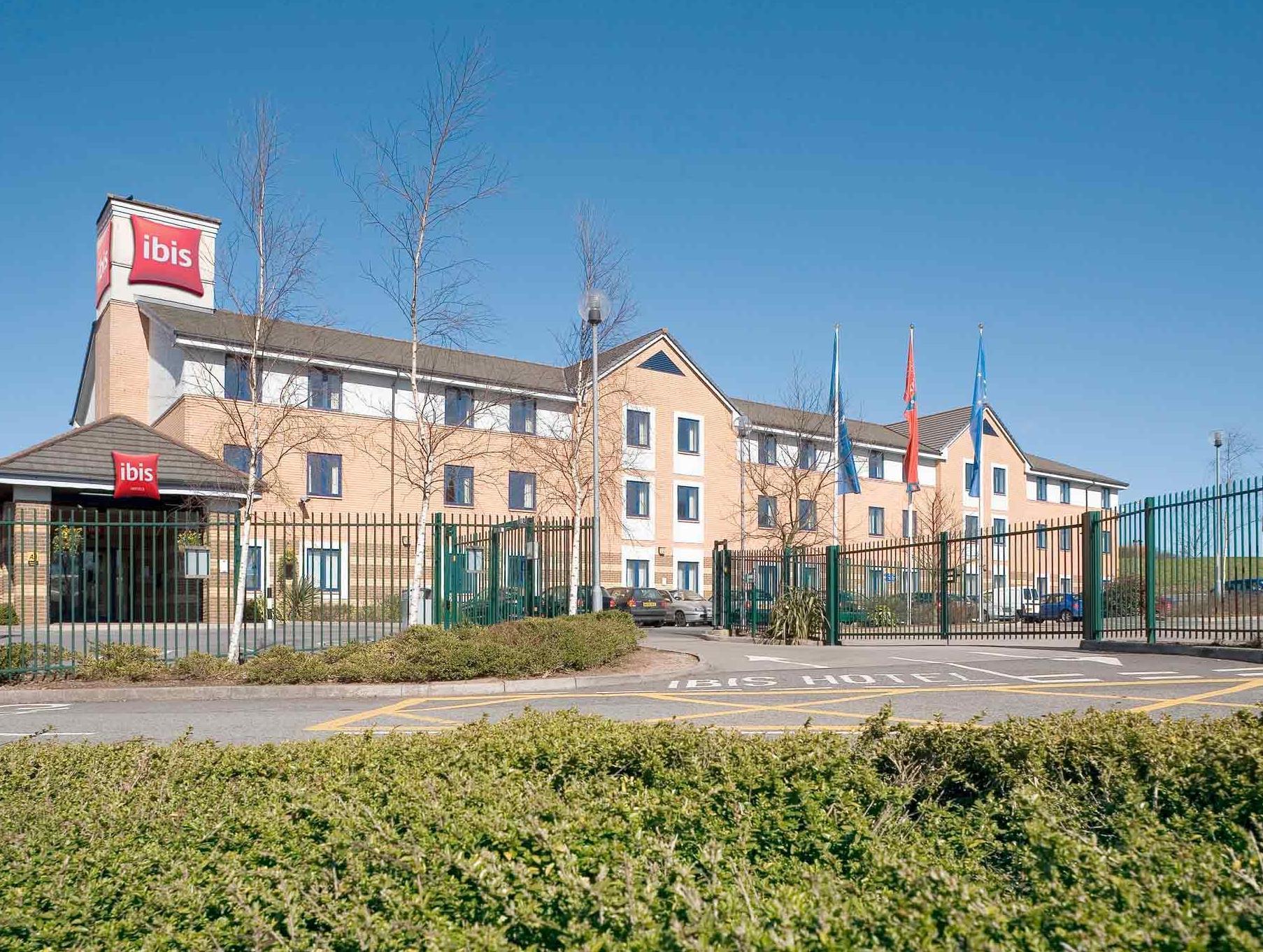 宜必思加迪夫门-国际商业园酒店 卡迪夫 外观 照片