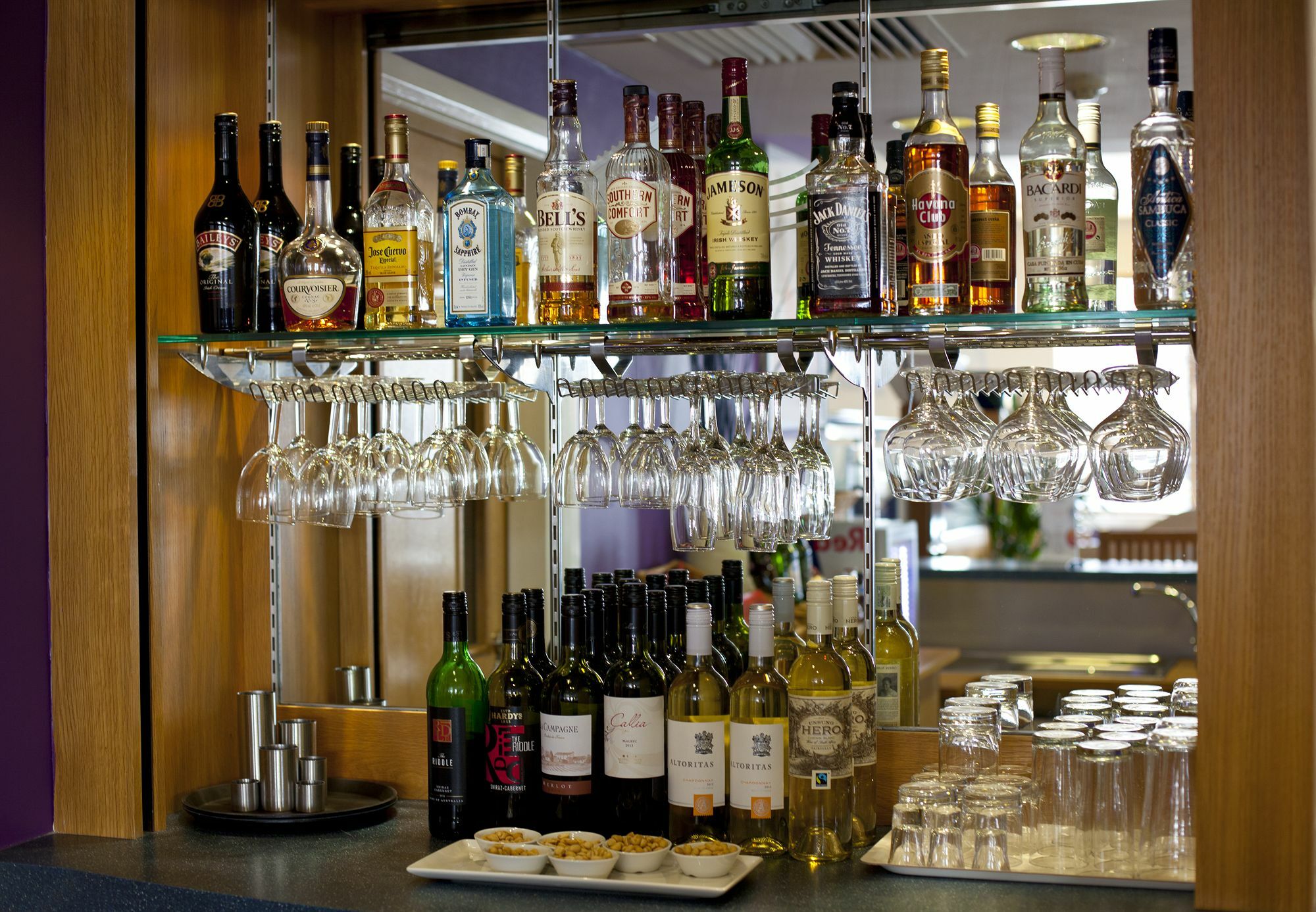 宜必思加迪夫门-国际商业园酒店 卡迪夫 外观 照片