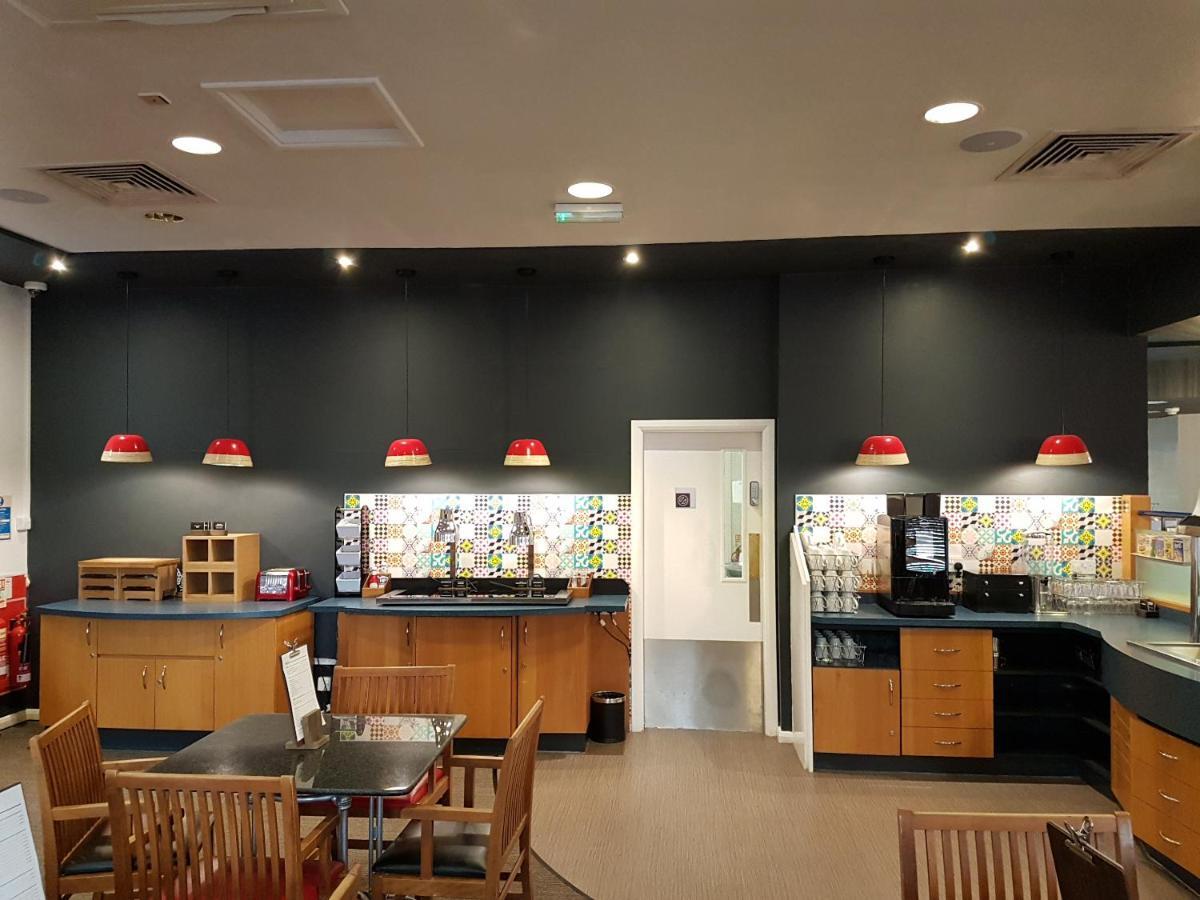宜必思加迪夫门-国际商业园酒店 卡迪夫 外观 照片